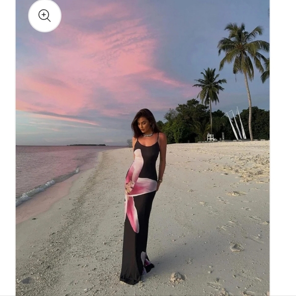 Lily Floral Dress NWOT - Picture 8 of 15